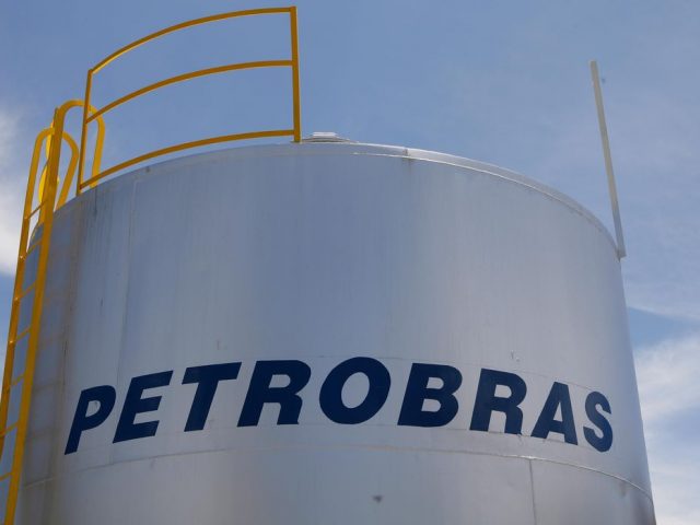 Petrobras aprova nova diretriz de formação de preços dos combustíveis