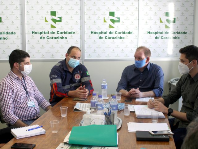 Hospital de Caridade de Carazinho recebe visita de autoridades de Não-Me-Toque
