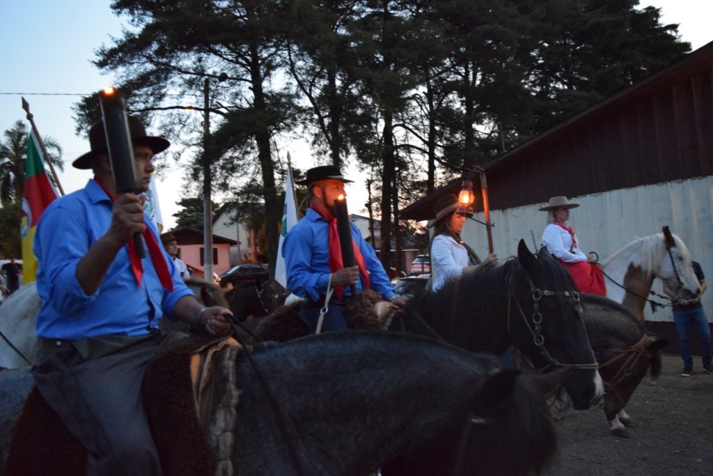Desfile de cavalaria encerra atividades dos Festejos Farroupilhas no domingo