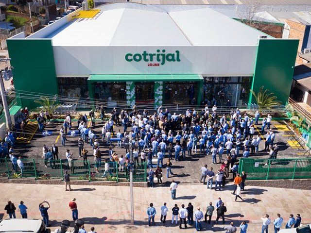 Cotrijal inaugura sua nova loja em Passo Fundo