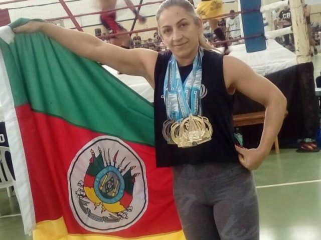 Da Cracolândia para o mundo: Cristiane da Silva, dezoito vezes campeã de Kickboxing