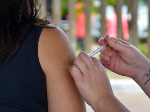 Quinta-feira terá vacinação contra covid-19, sem parar ao meio dia