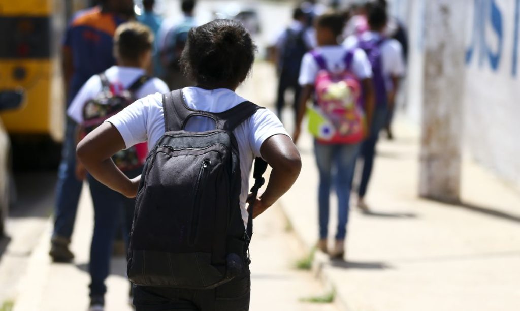 Mais de 650 mil crianças de até cinco anos saíram da escola entre 2019 e 2021, aponta Censo Escolar