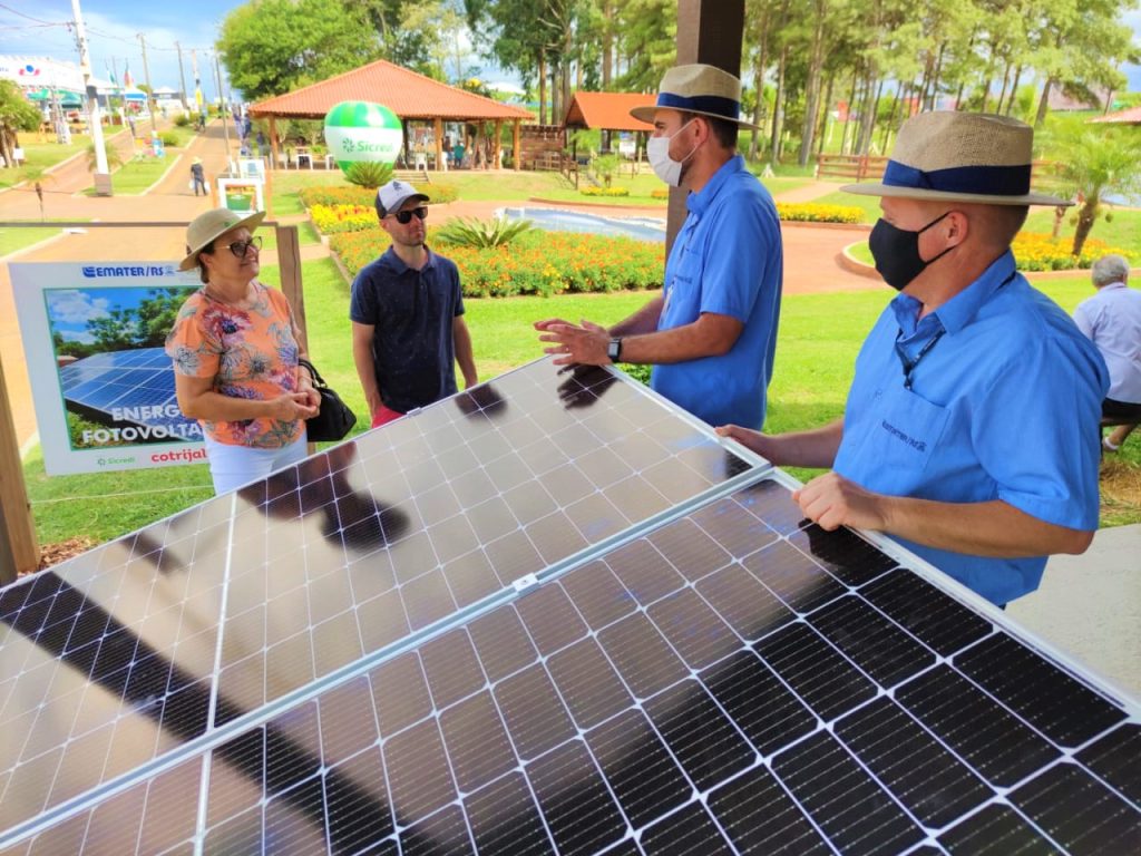Energia solar fotovoltaica é apresentada como estratégia de redução de custos e autonomia na propriedade