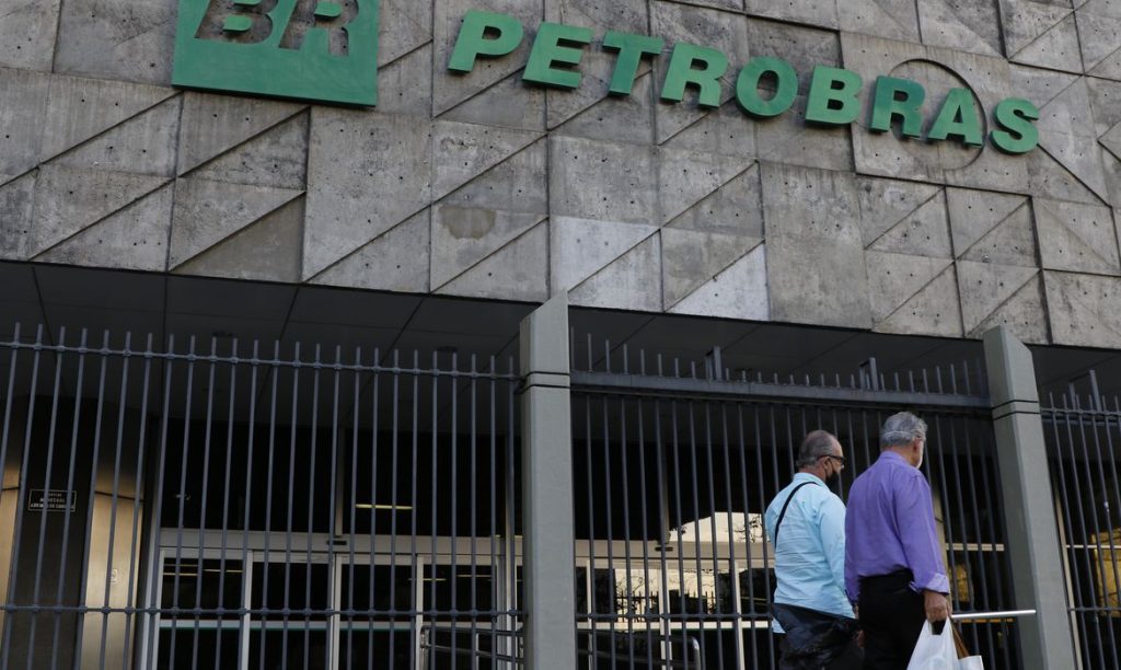 Governo federal anuncia troca de presidente da Petrobras