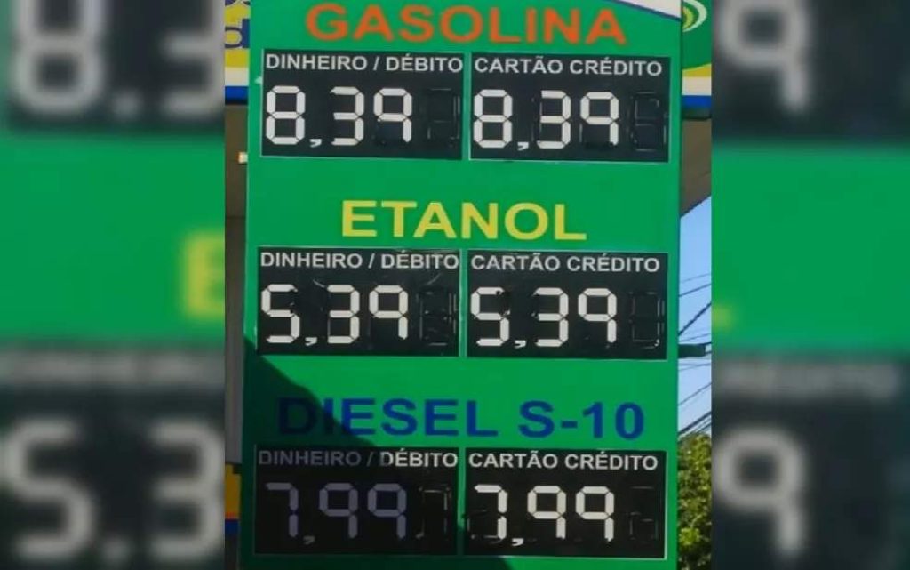Preço da gasolina em postos do Brasil chega a R$ 8,99 e do diesel a R$ 8,63, aponta ANP