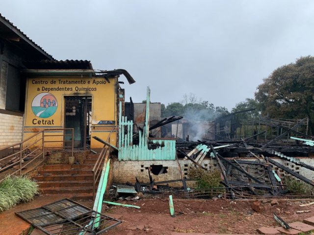 Sobrevivente de incêndio em Carazinho deixa UTI