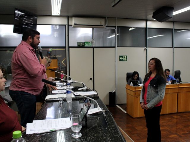 Adriana Bacher assume como vereadora suplente na Câmara de Não-Me-Toque