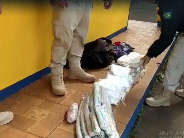 Três paraguaios são presos pela PRF em carreta com carga de dinamite e cocaína